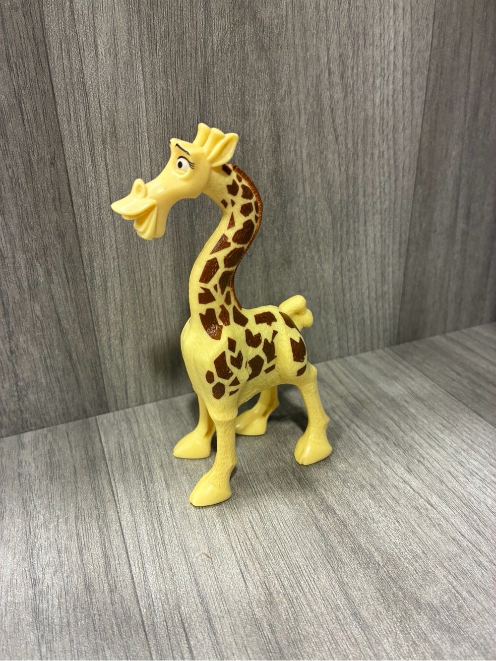 2008 Madagascar 2 Melman Figure McDonald’s Happy Meal Toy Collectible